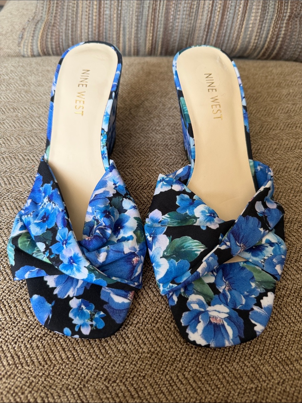 Nine West Blue Floral Twist Slide Mules